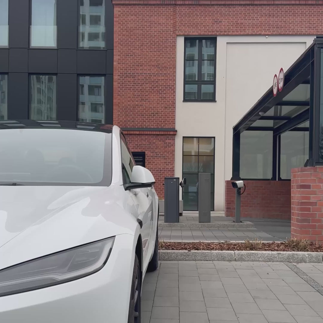 Elmotix™ CarPlay, Android Auto for Tesla (Model 3, Y, S, X & Cybertruck)